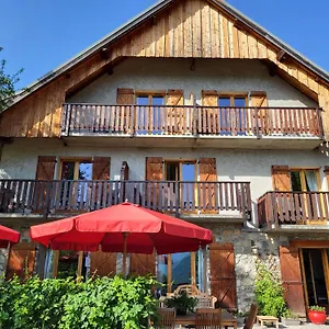 https://chalet-solneige.hotels-rhonealpes.com