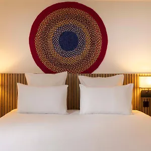 Korner Louvre Otel